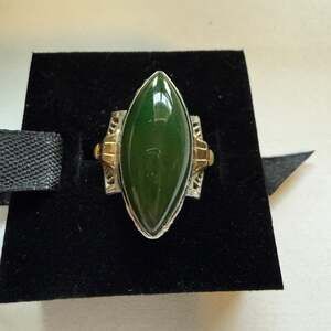 Vintage Sterling Silver Oval Green Jade Ring